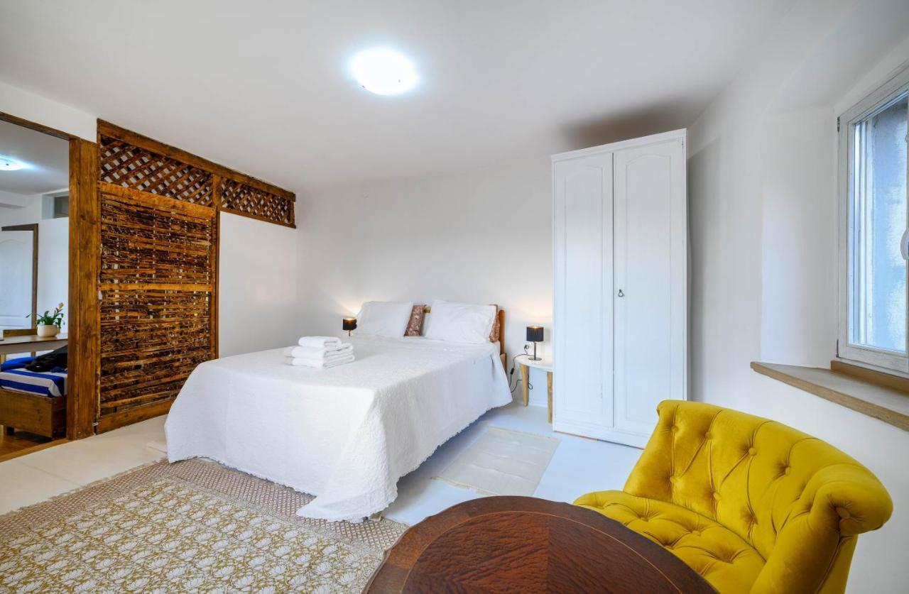 On The Rock Apartments 시베니크 외부 사진