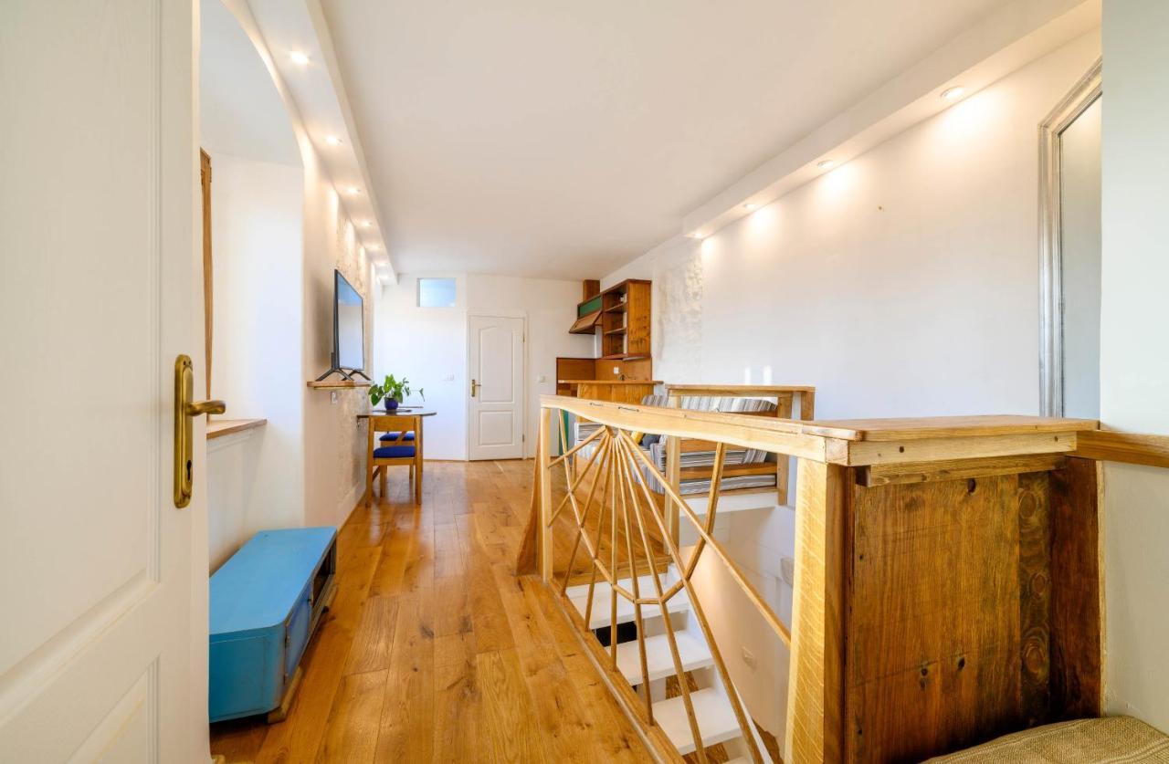 On The Rock Apartments 시베니크 외부 사진